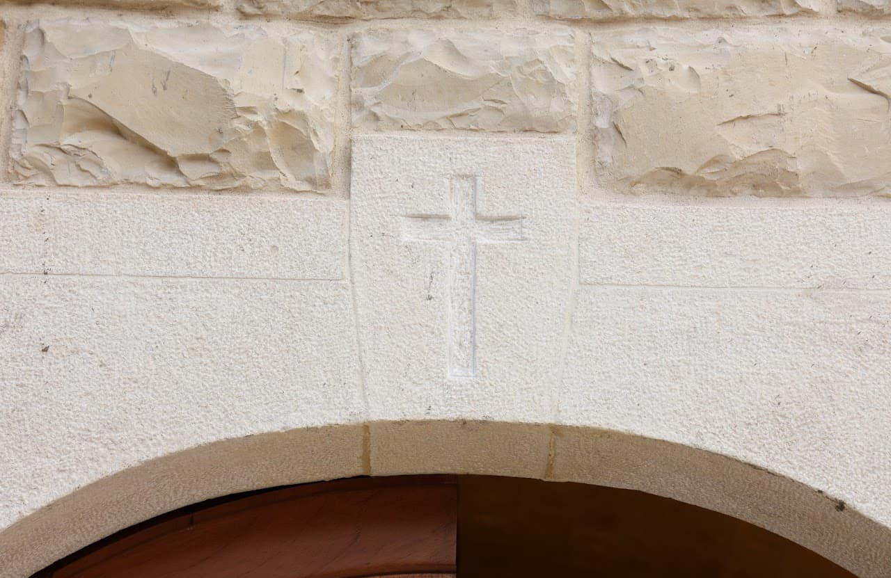 Cross Above the Arch